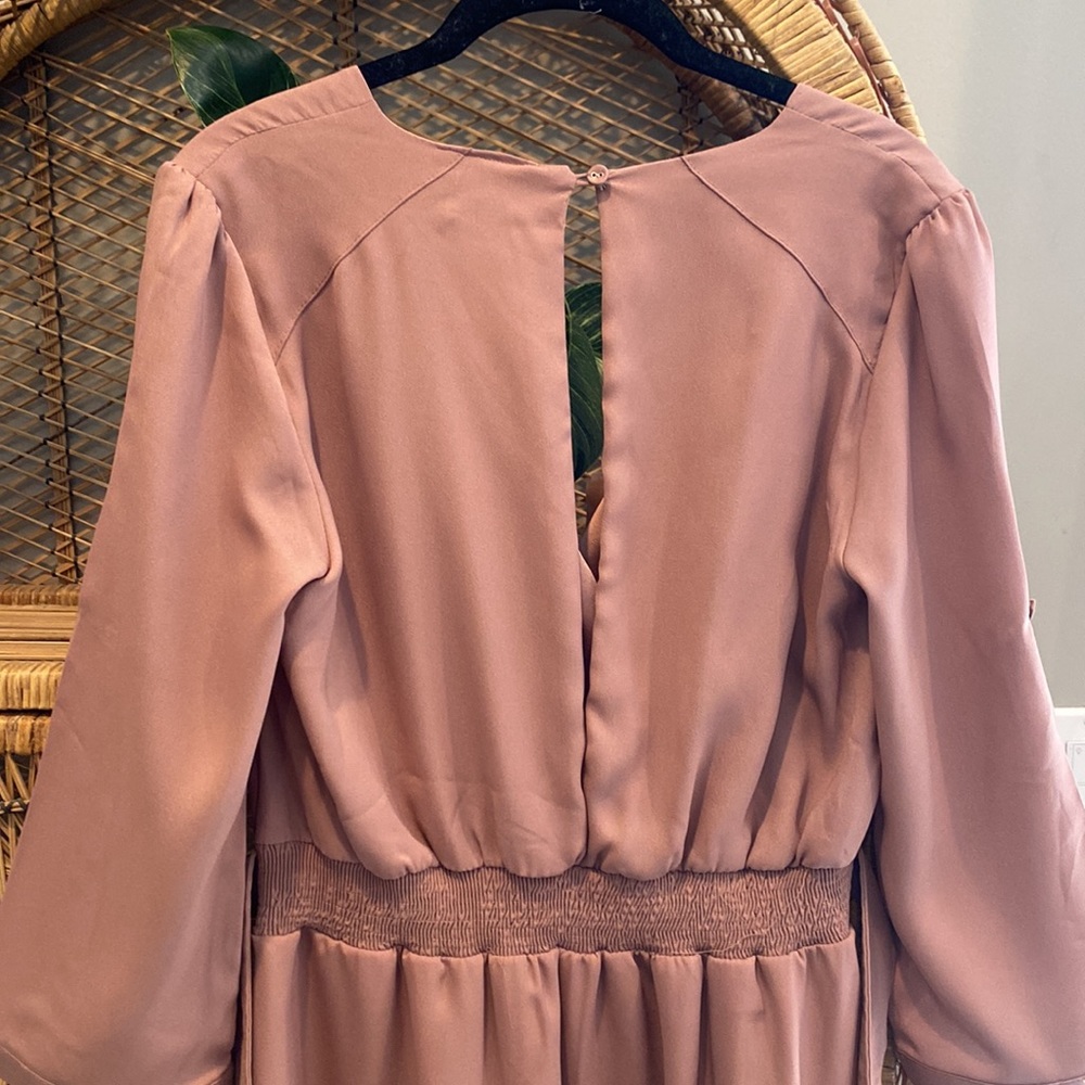 Light pink collard women’s dress with back slit - Picture 9 of 9